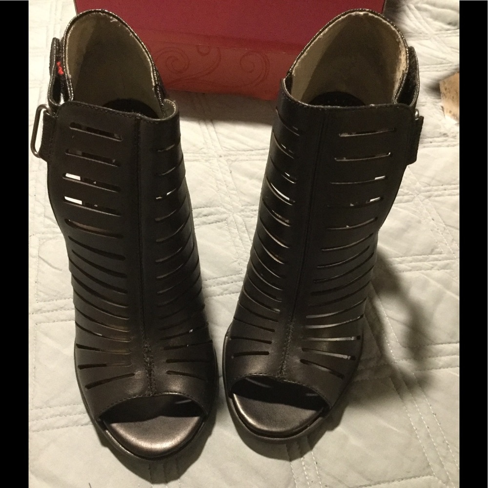 ♥️ VERY CUTE HEELS ♥️👠